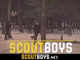 Meleg jelentkeznek övé segg szivattyúzott szabadban által felnőtt gay-scoutboys&period;net