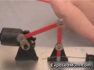 Realmommyexposed mamma spiller med største pumpe